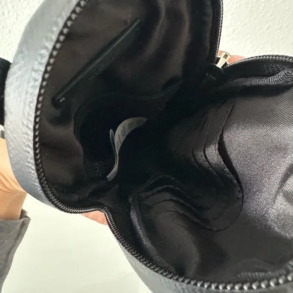 Lululemon Modular Phone Pouch (No Strap) | Black - Picture 3 of 4